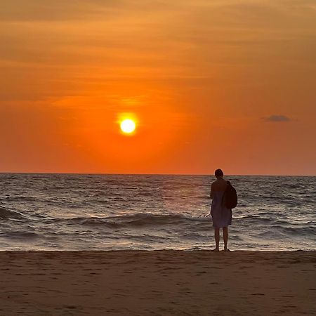 Honey Beach Hostel Негомбо Екстер'єр фото