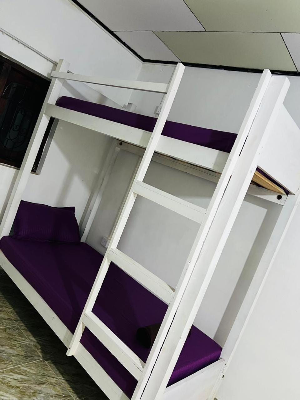Honey Beach Hostel Негомбо Екстер'єр фото