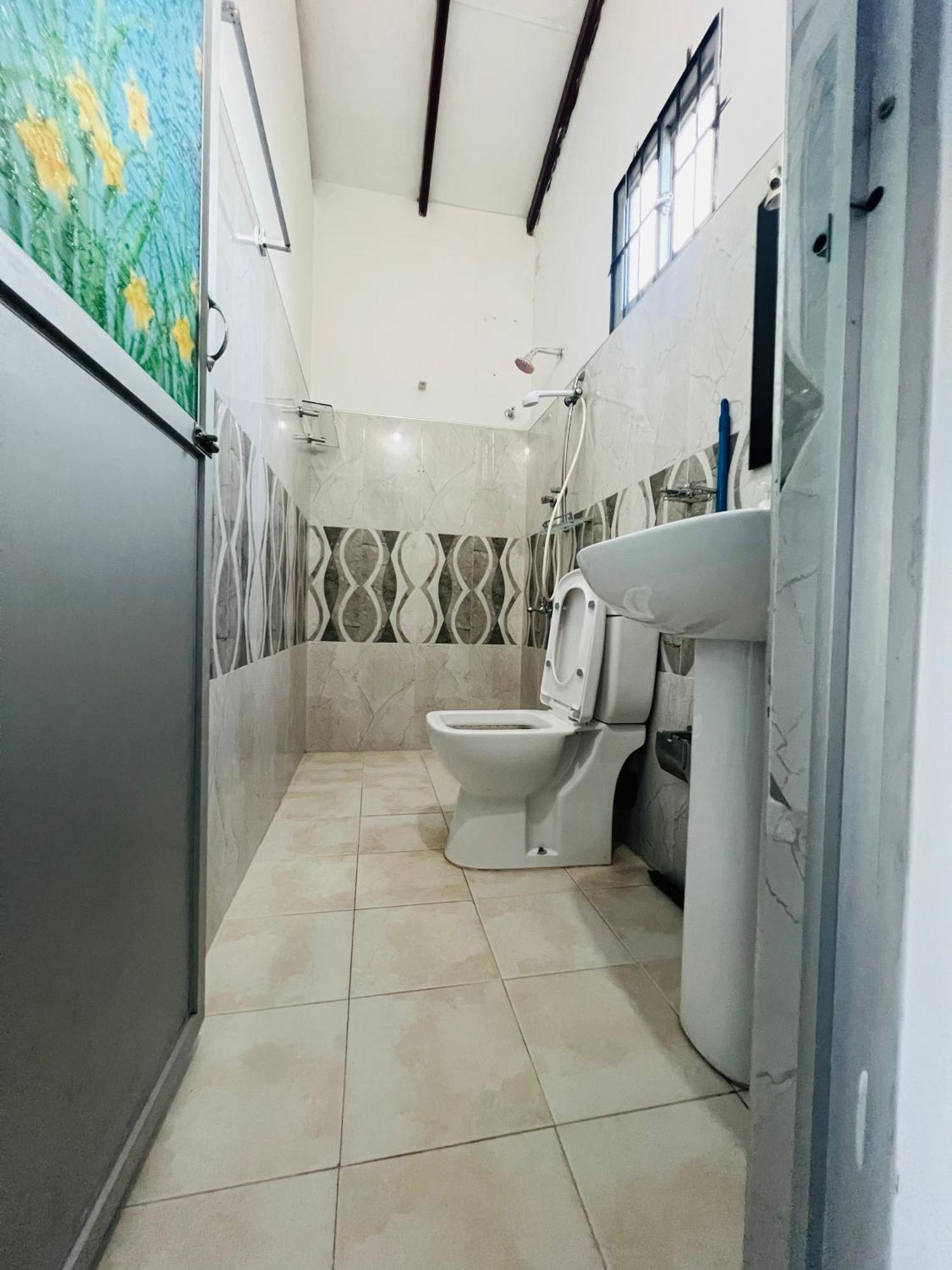 Honey Beach Hostel Негомбо Екстер'єр фото