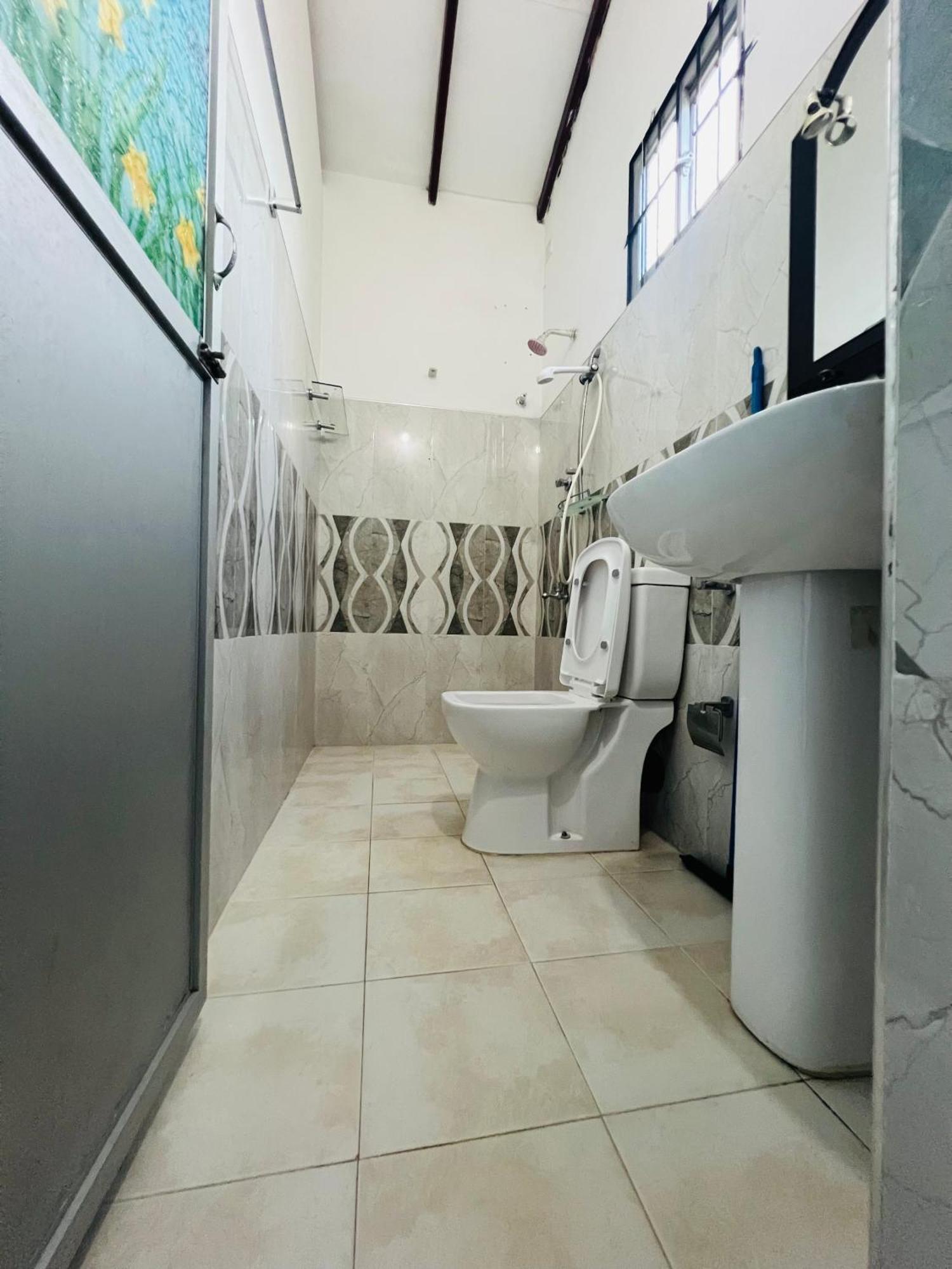 Honey Beach Hostel Негомбо Екстер'єр фото